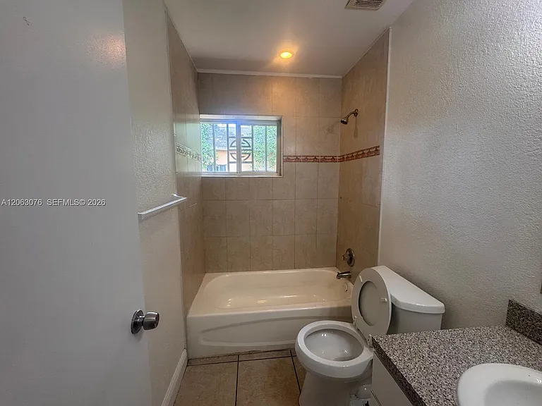 3342 NW 9th Ave #3344 — Photo 4