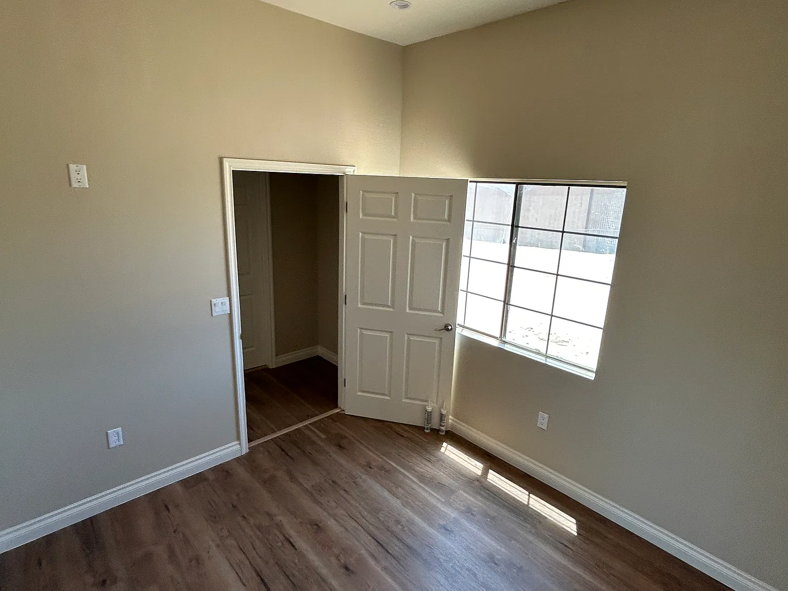 2 bed, 800 sqft, $2,000 — Photo 3