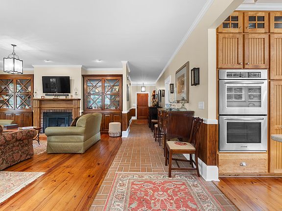 4th image of 1778 White Rd