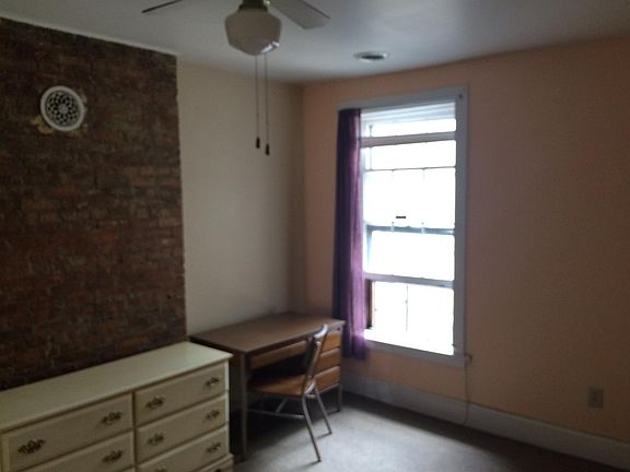 4th image of 41 1st St Front 3DR