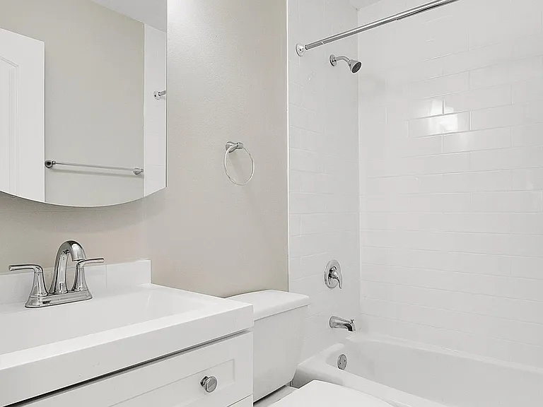 3523 Central Rd #102 — Photo 7