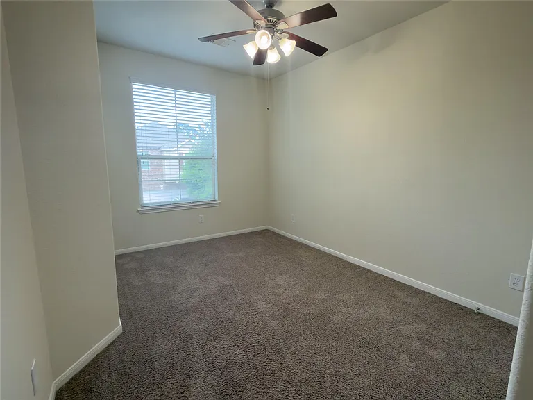 17035 Amarose Dr — Photo 29