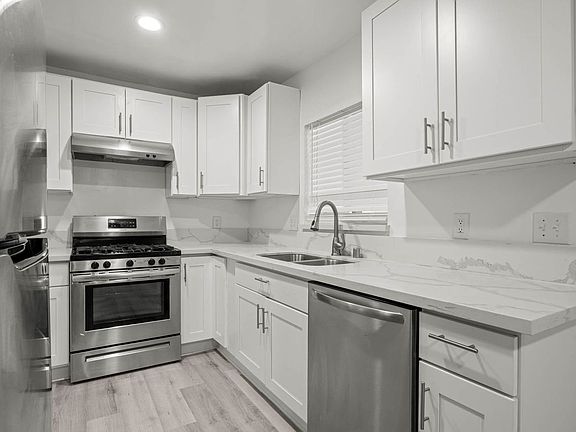 3rd image of 1527 Yale St APT 2