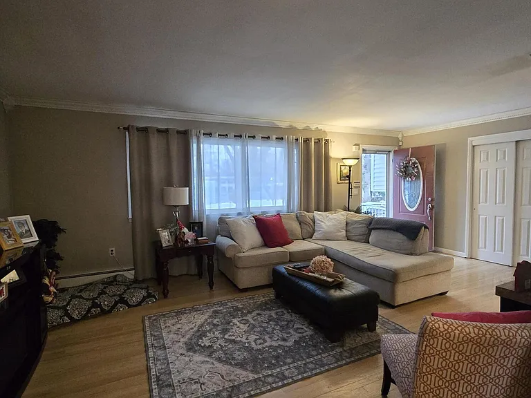 903 Bloomfield Ave — Photo 3