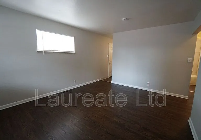 1925 E Wesley Ave — Photo 3
