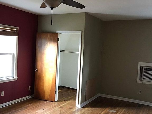 5th image of 1306 E 19th St