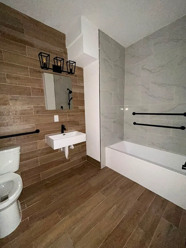 98 Clinton Ave — Photo 4