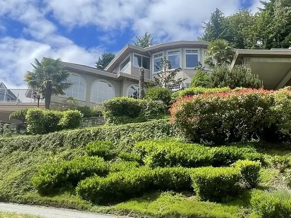 13439 55a Ave, Surrey, BC V3X 3B5