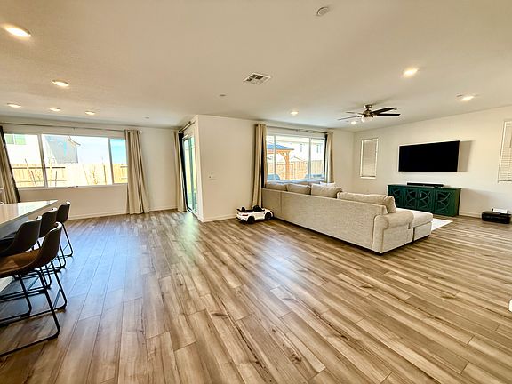 5th image of 2241 Monferrato St