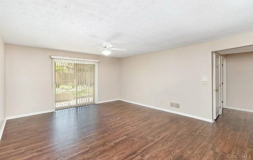 2 bed, 1155 sqft, $1,575 — Photo 2