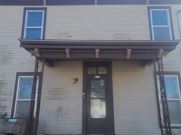 513 4th St SW, Independence, IA 50644