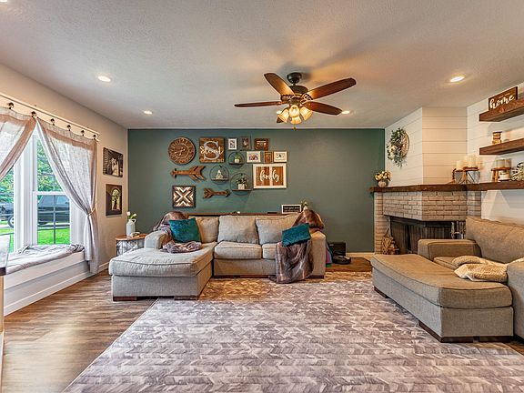5th image of 5286 Hutchison Dr