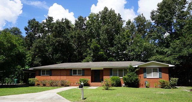 1st image of 200 Tomlinson Dr