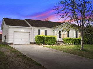 1069 Bobcat Dr, Clarksville, TN 37042