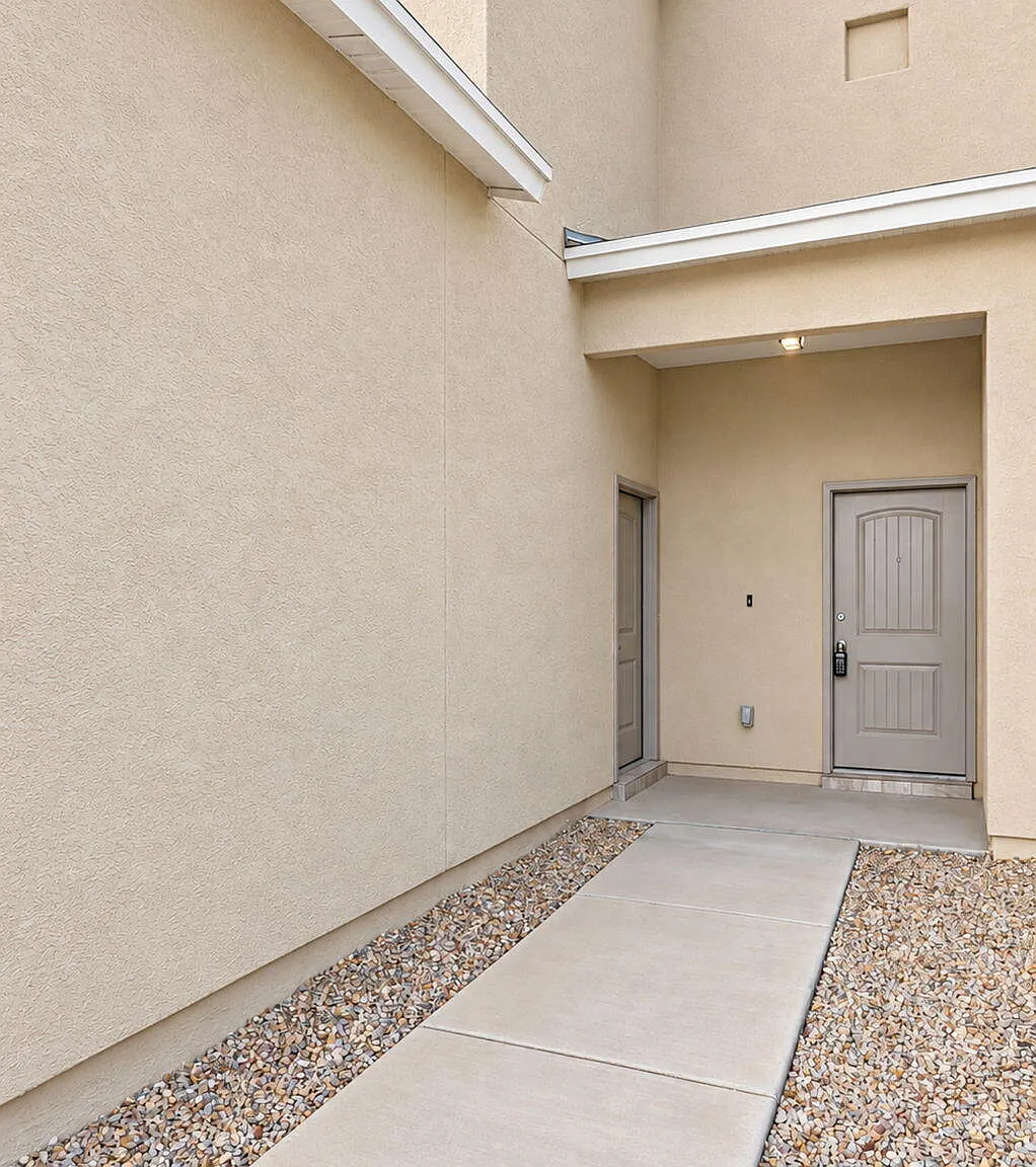 716 Hc Gilbert Minjares Dr — Photo 4
