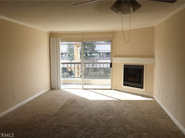 5510 Owensmouth Ave #213 — Photo 10