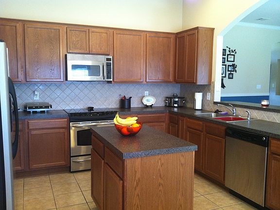 3rd image of 523 Columbia Cir