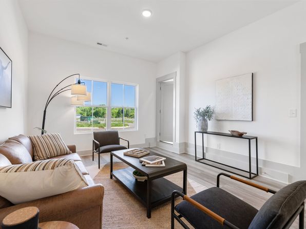 604 Harper Lndg