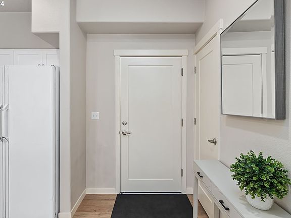 5th image of 17126 SW Snowdale St Unit 304