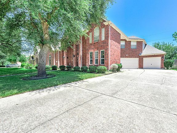 3rd image of 14406 Brentshire Ln