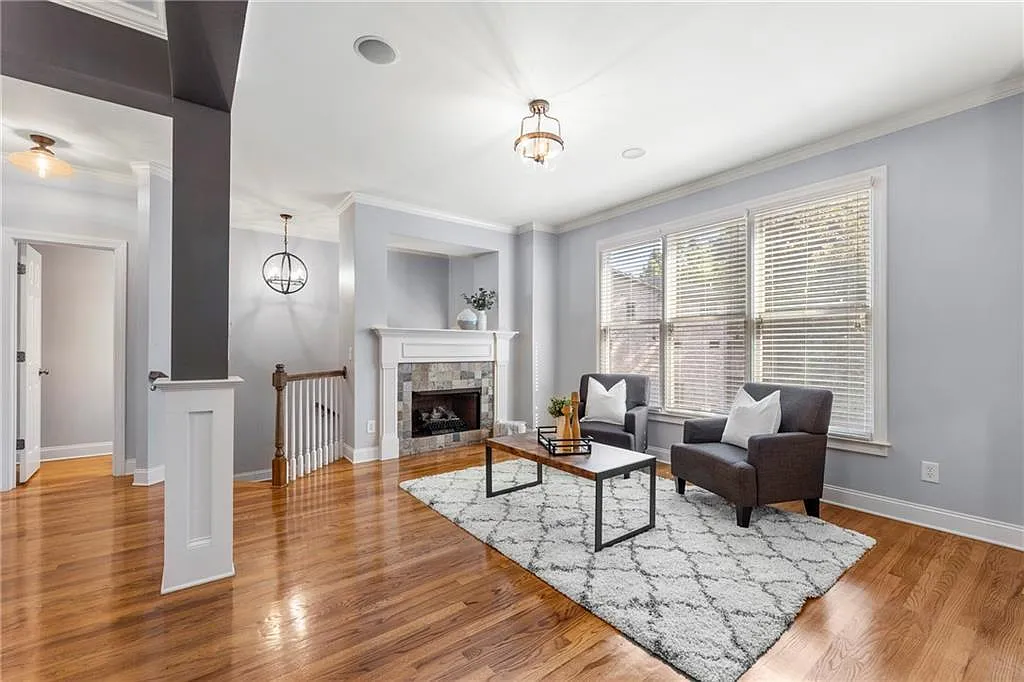 3 bed, 2605 sqft, $2,850 — Photo 3