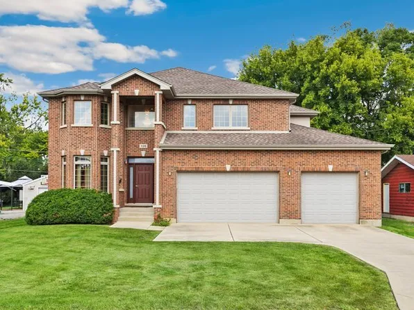136 Oakwood Ave, Des Plaines, IL 60016