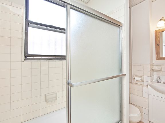 5th image of 314 Sackett St APT 2R