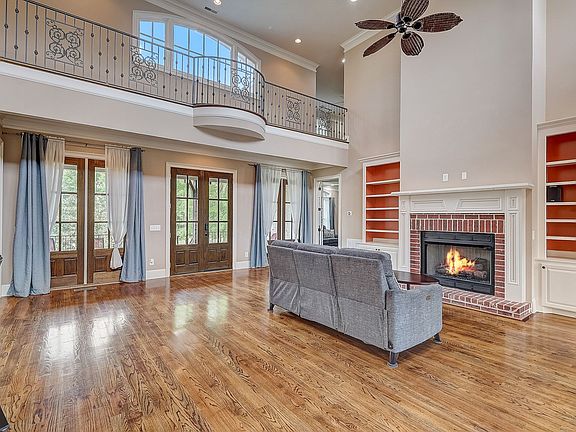 5th image of 3120 Natoma Cir