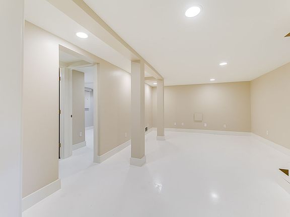 4th image of 2511 E Yesler Way Unit C