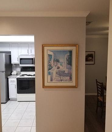 4th image of 40 W Orange St APT 201