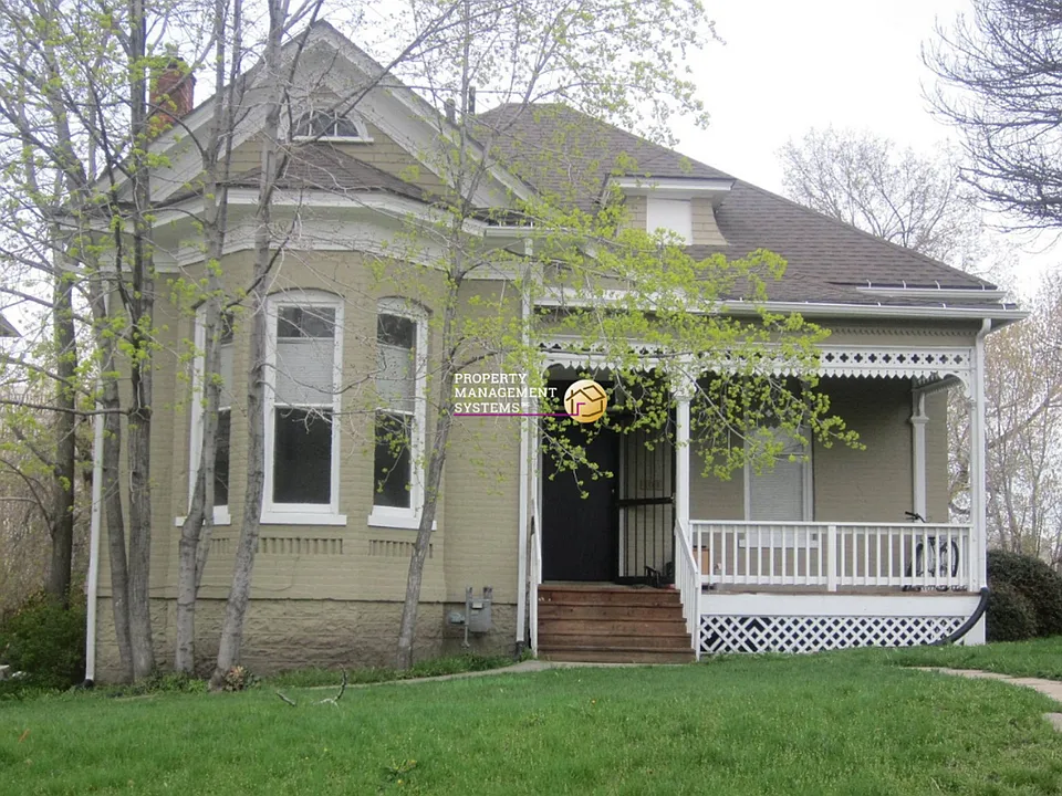 135 B St #1