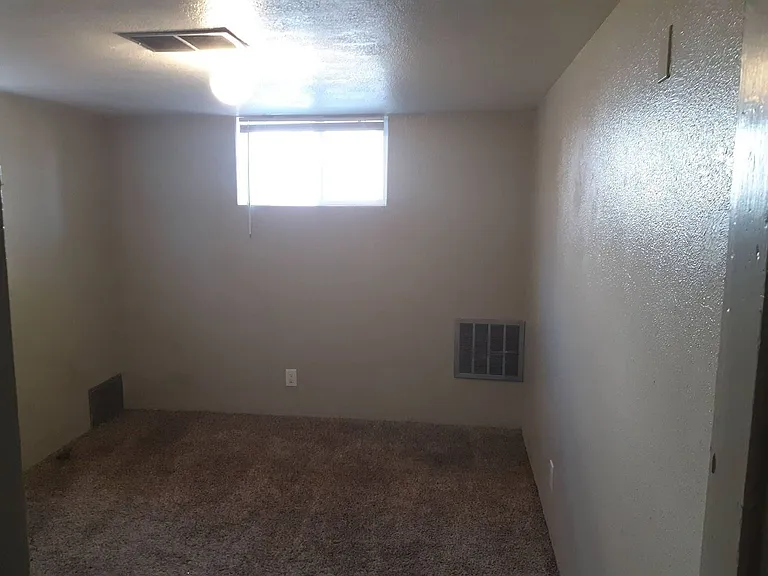 1002-B100 Everett St — Photo 11