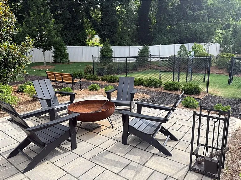 663 Castleberry Ave — Photo 34