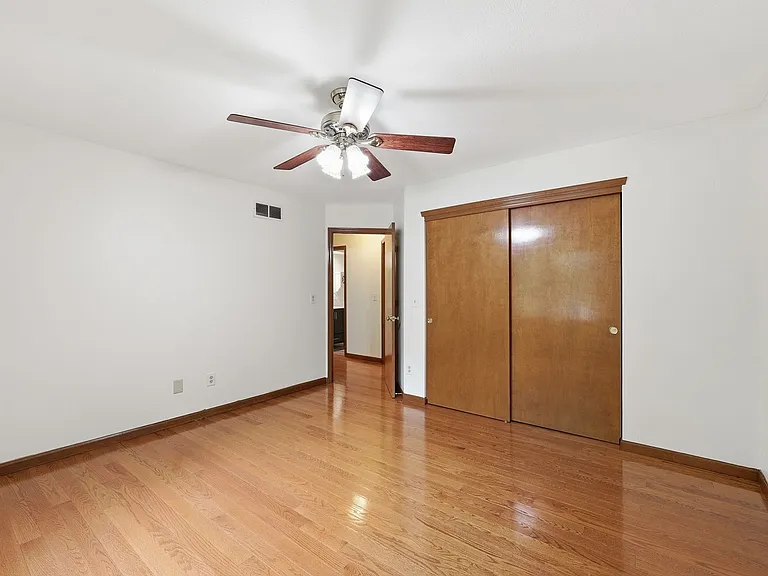 7666 Windwood Dr — Photo 26