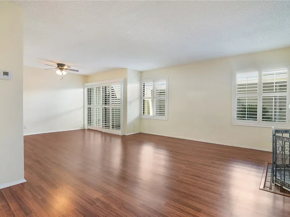 27064 Crossglade Ave, Canyon Country, CA 91351
