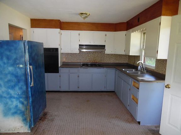 5th image of 25107 Harris St