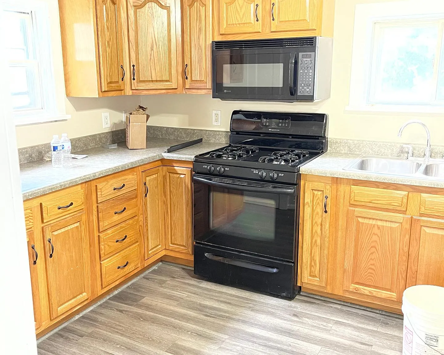 3 bed, 1.5 bath, 1388 sqft, $1,275 — Photo 3