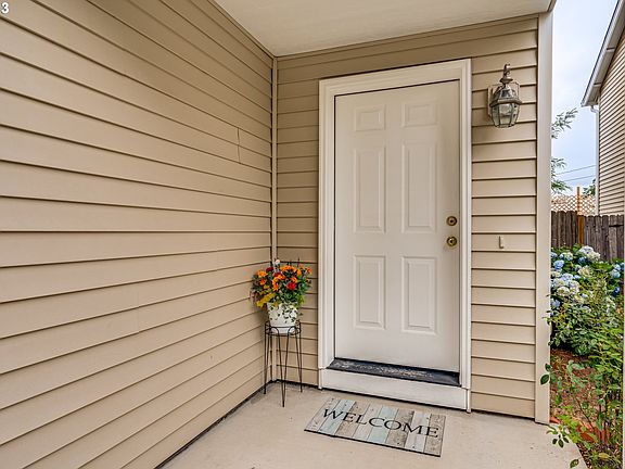 2nd image of 8428 NE 37th Cir