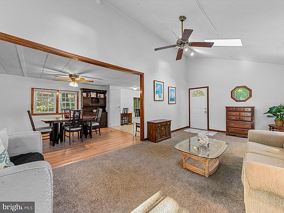 3rd image of 37166 Alabama Dr