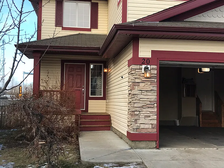 20 Becker Cres — Photo 2