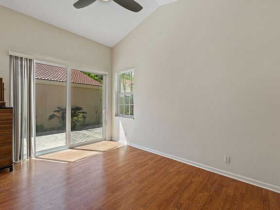 3rd image of 15 Via Carrara