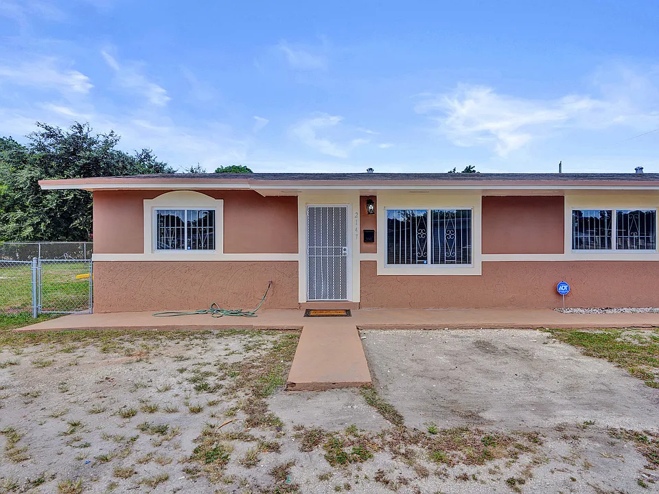 2147 NW 100th St