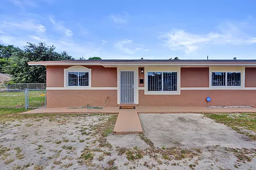 2145 NW 100th St Photo 1 2145 NW 100th St Photo 1