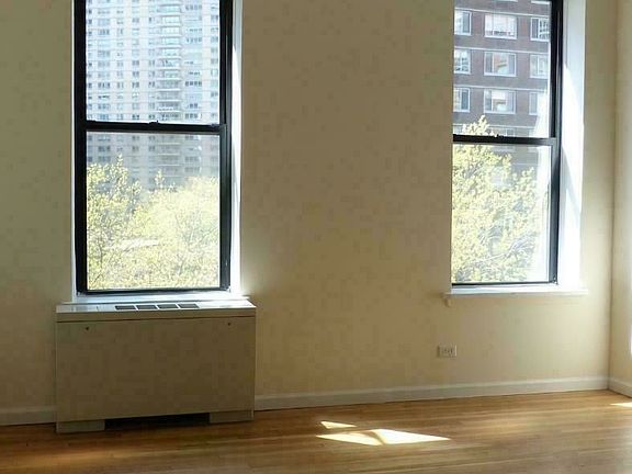 5th image of 2020 Broadway APT 4D