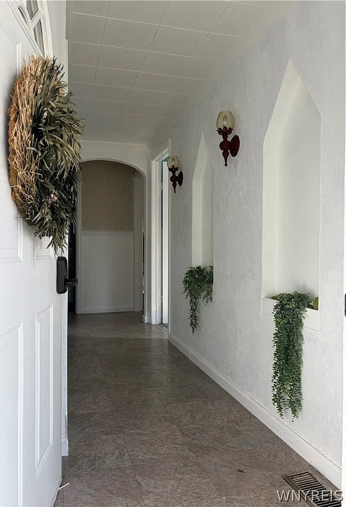 3 bed, 1.0 bath, 1136 sqft, $1,800 — Photo 3
