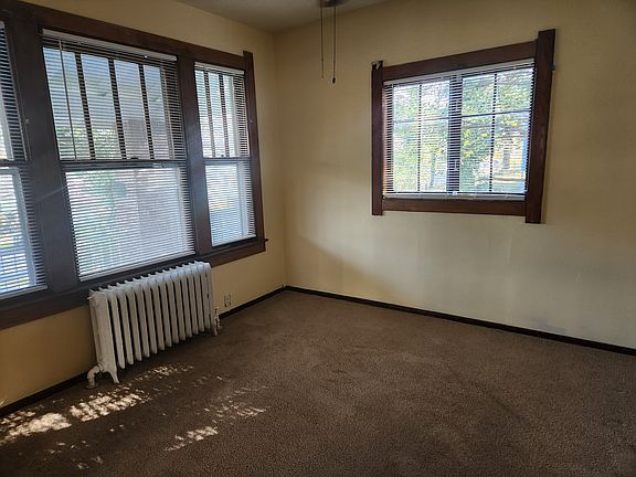 2nd image of 1721 Kearny St NE