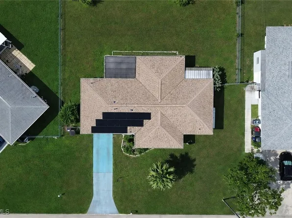 218 Fireside Ct, Lehigh Acres, FL 33936