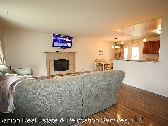 2nd image of 11611 Loveland Cir