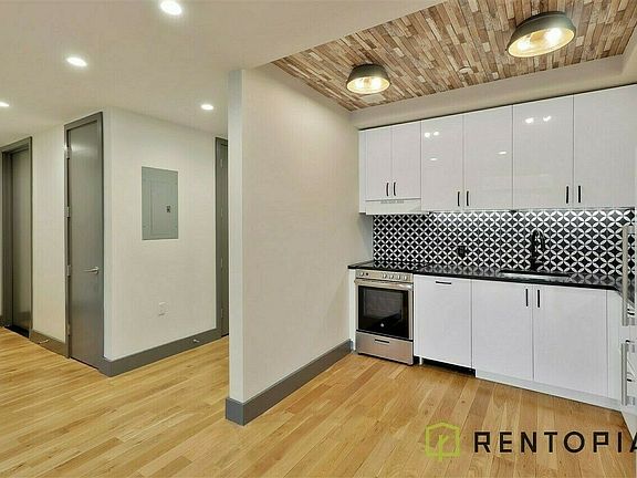 2nd image of 340 Evergreen Ave #478