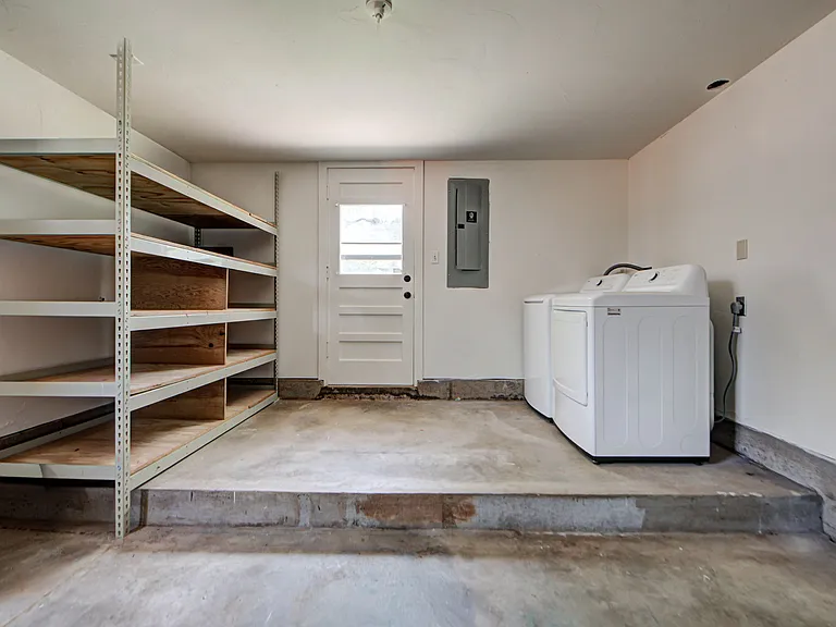 Garage with Laundry